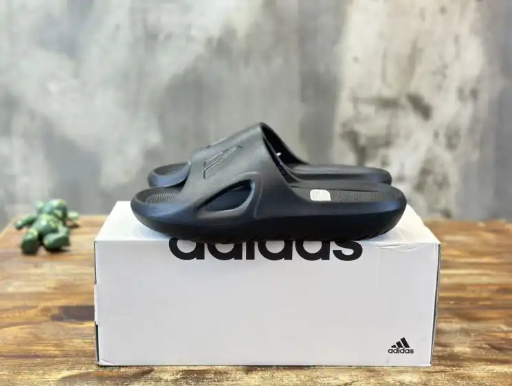 hype Adidas slippers