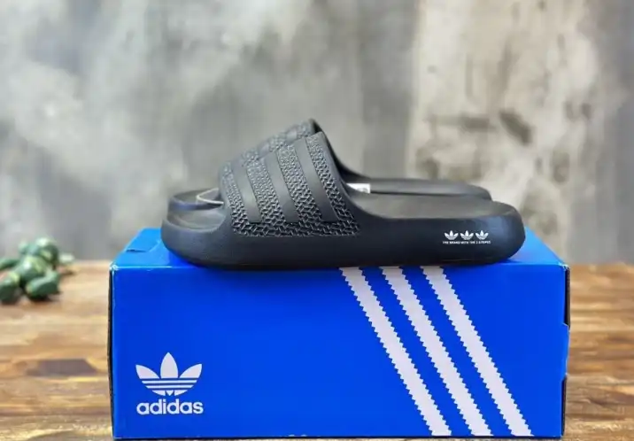 hype Adidas slippers