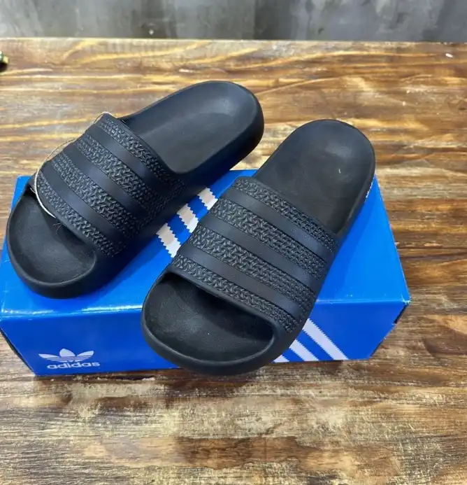 hype Adidas slippers