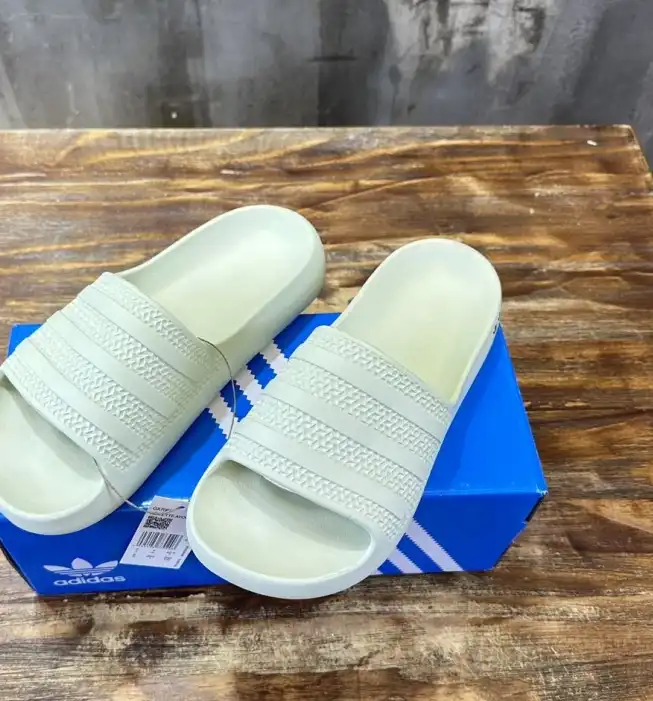 hype Adidas slippers