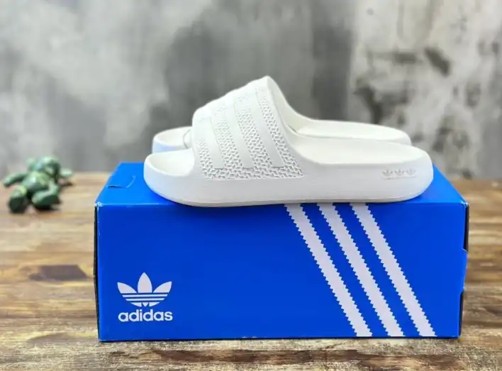 hype Adidas slippers