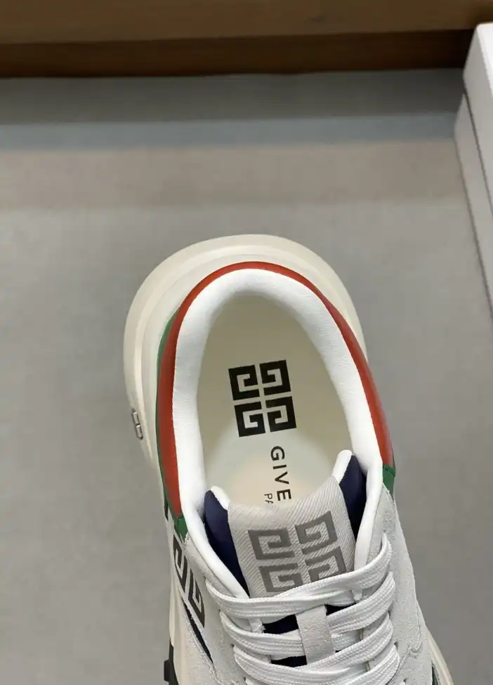 hype Givenchy Sneakers