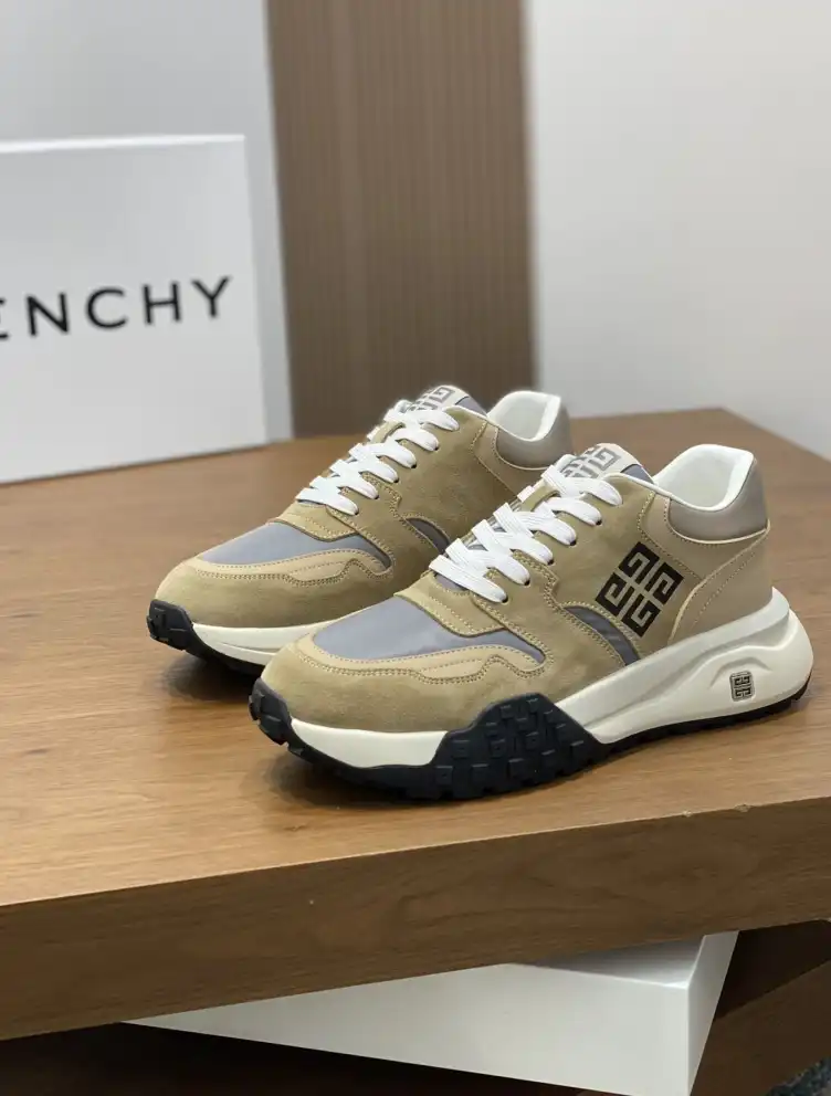 hype Givenchy Sneakers