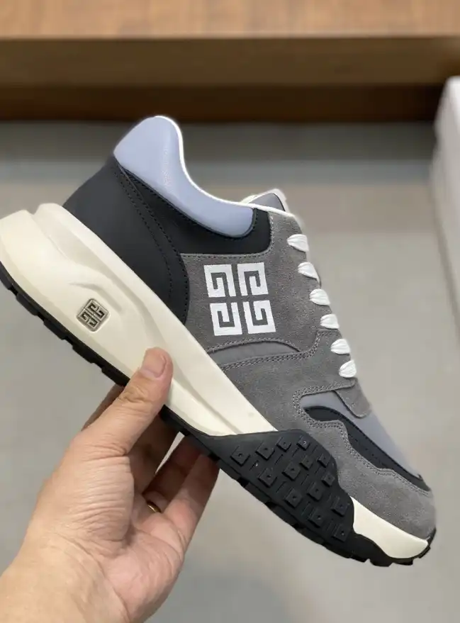 hype Givenchy Sneakers