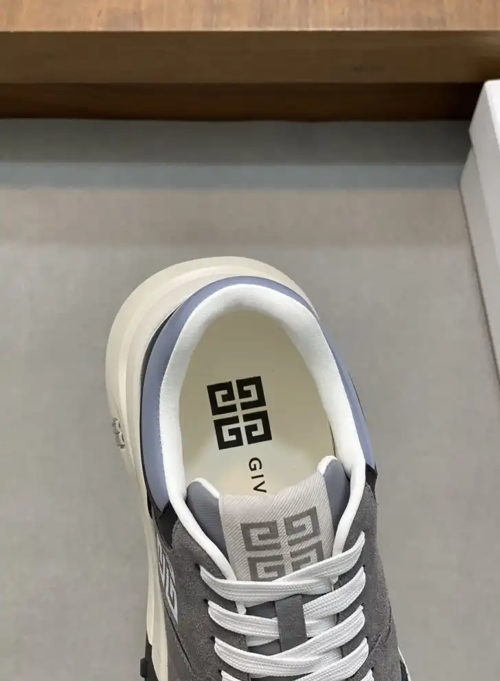 hype Givenchy Sneakers