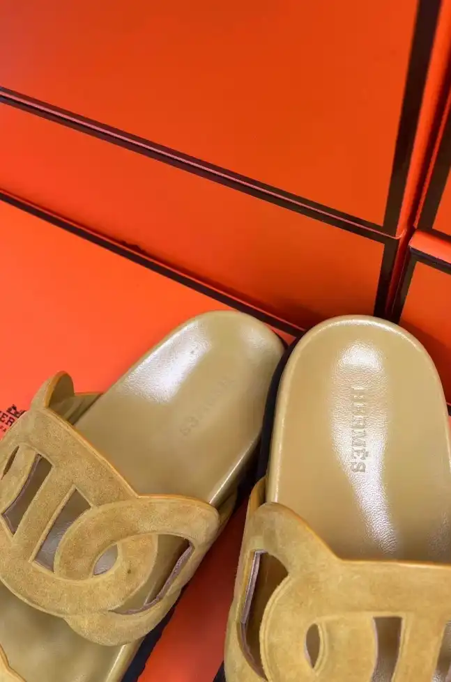 hype Hermes Sandals