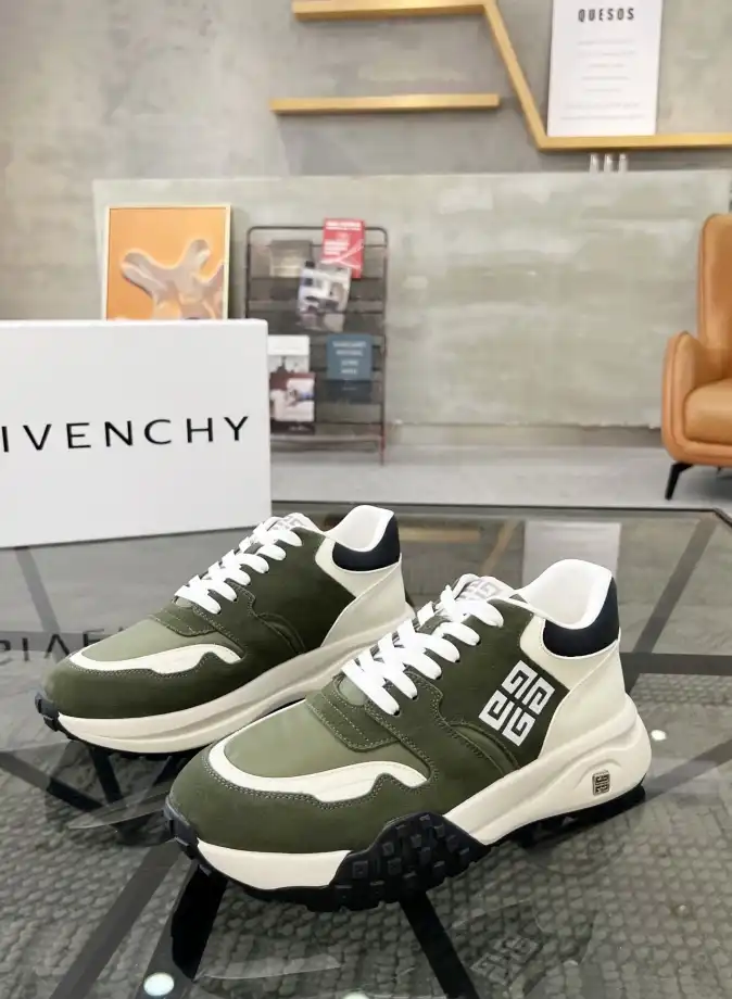 hype Givenchy Sneakers