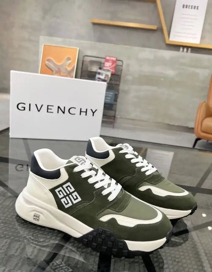 hype Givenchy Sneakers