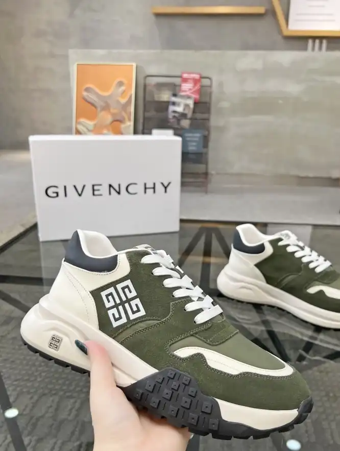 hype Givenchy Sneakers