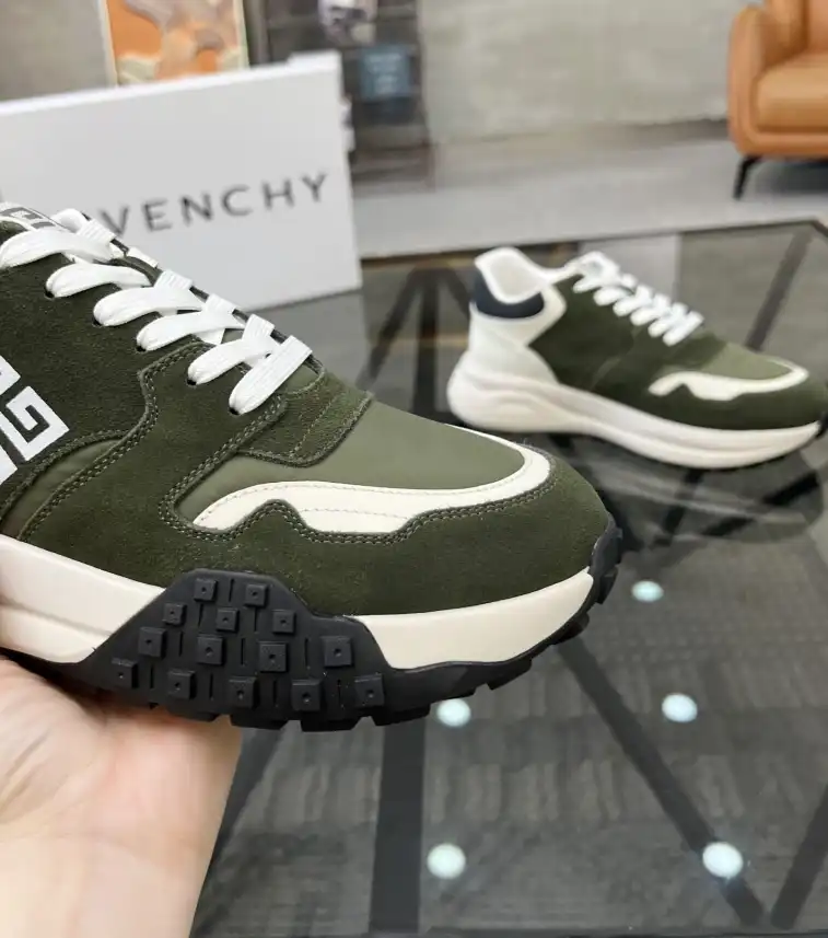 hype Givenchy Sneakers