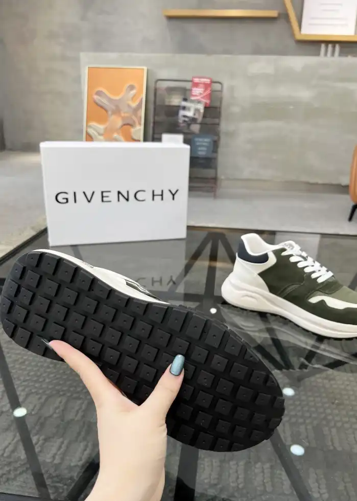 hype Givenchy Sneakers