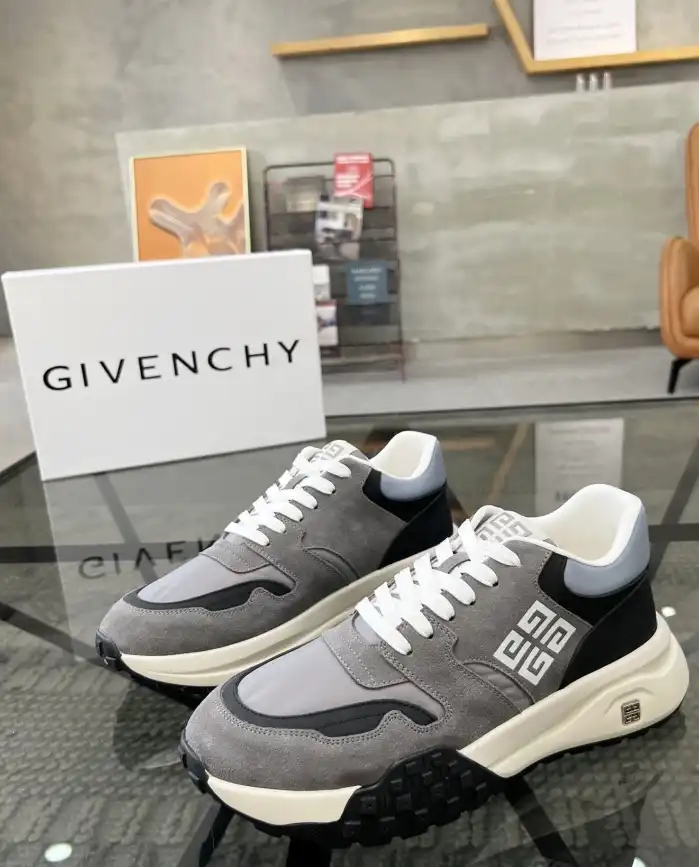 hype Givenchy Sneakers