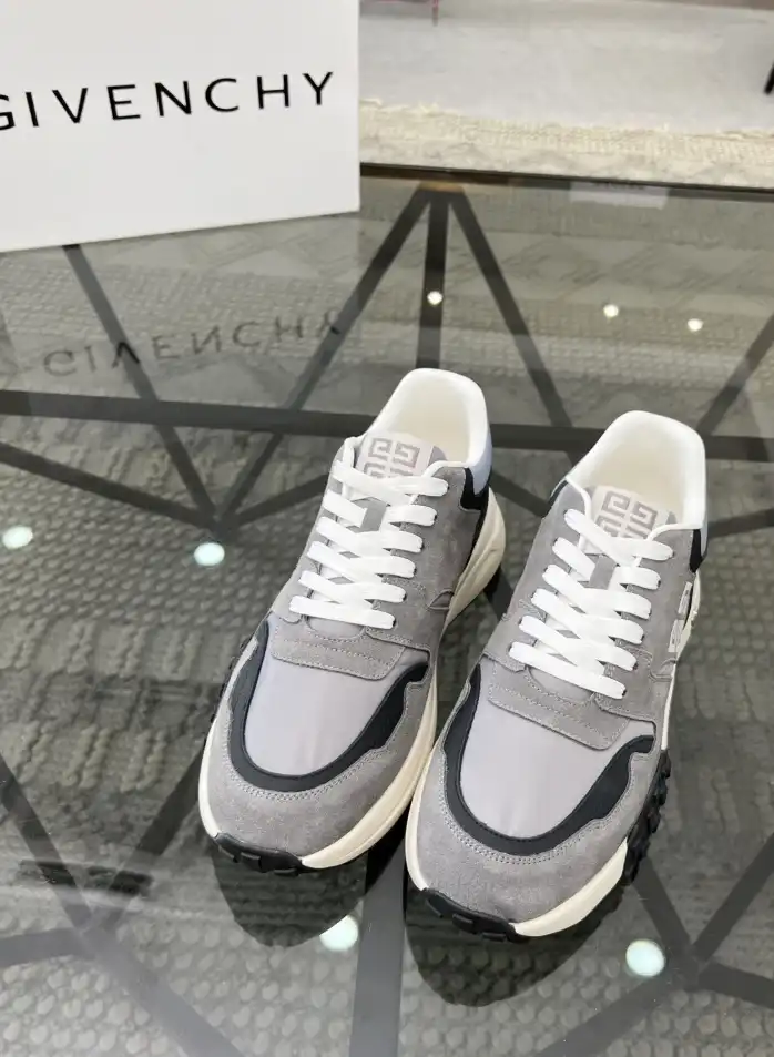 hype Givenchy Sneakers