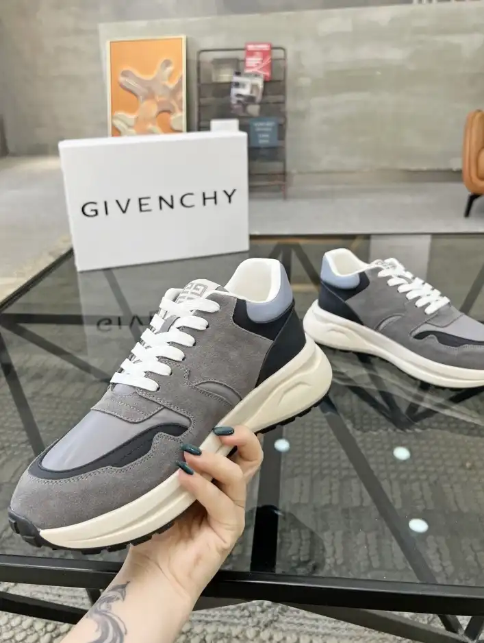 hype Givenchy Sneakers