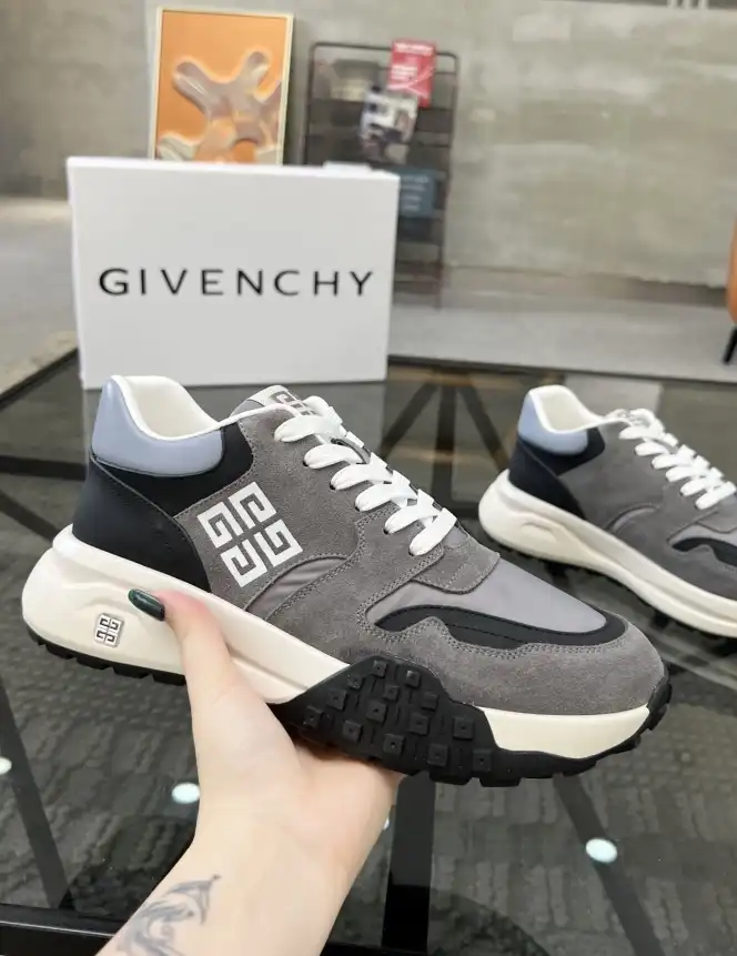 hype Givenchy Sneakers