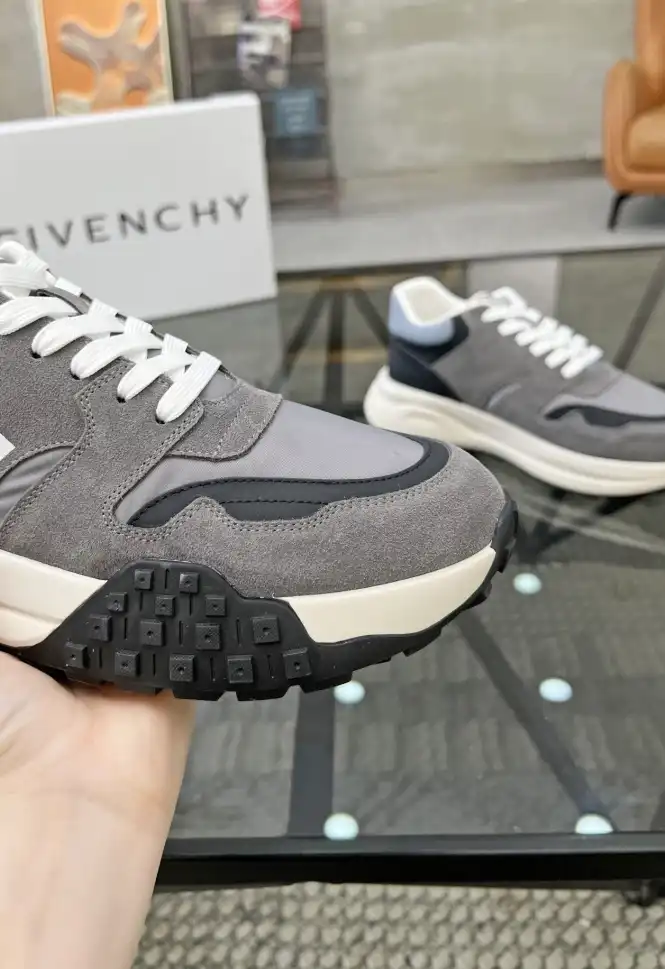 hype Givenchy Sneakers