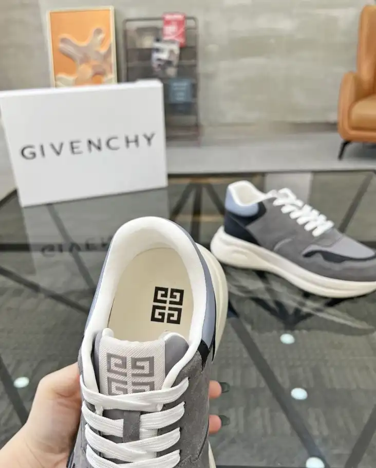 hype Givenchy Sneakers