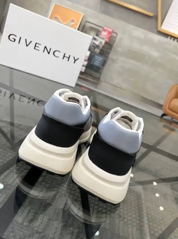 hype Givenchy Sneakers