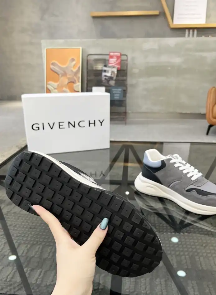 hype Givenchy Sneakers