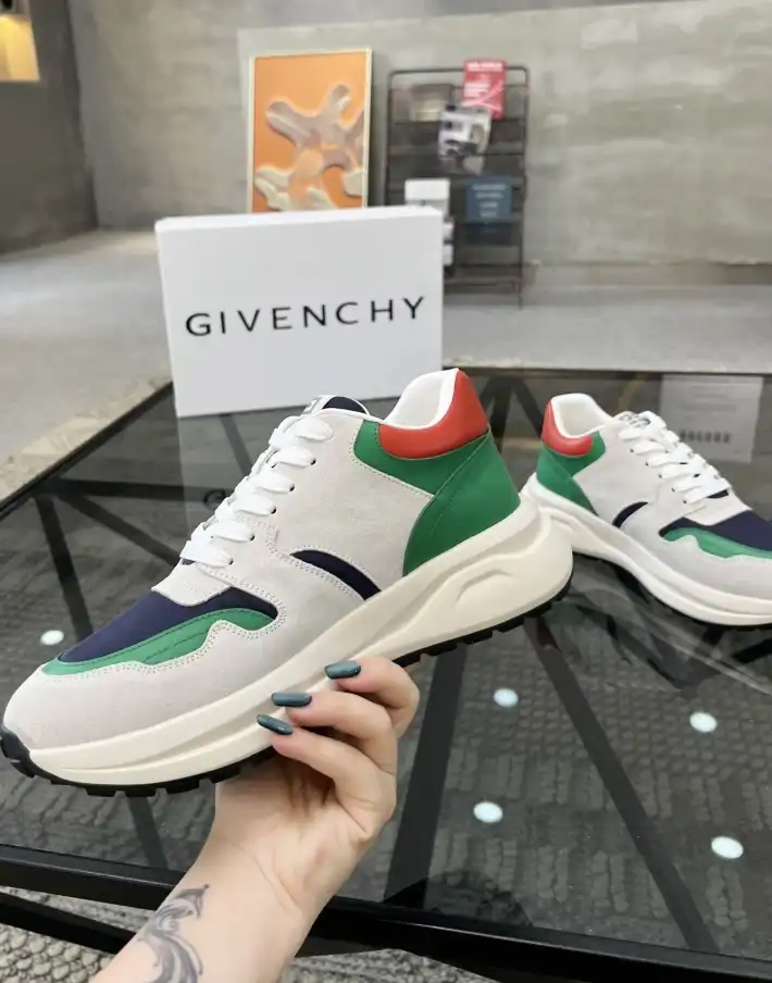 hype Givenchy Sneakers