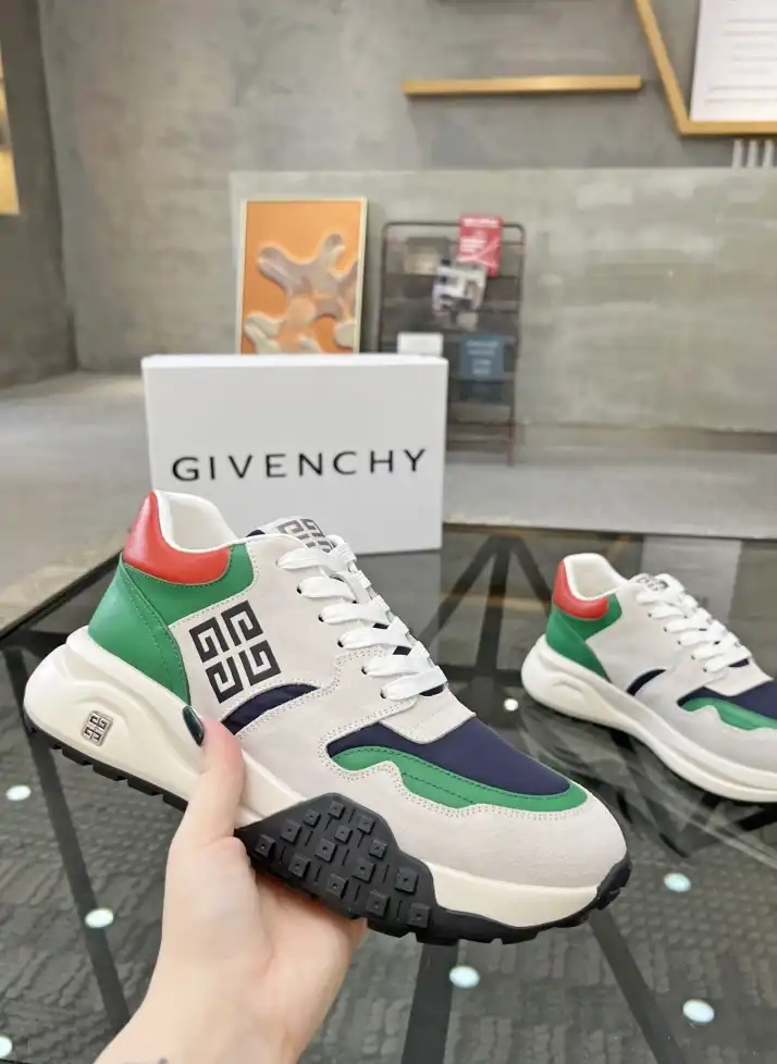 hype Givenchy Sneakers