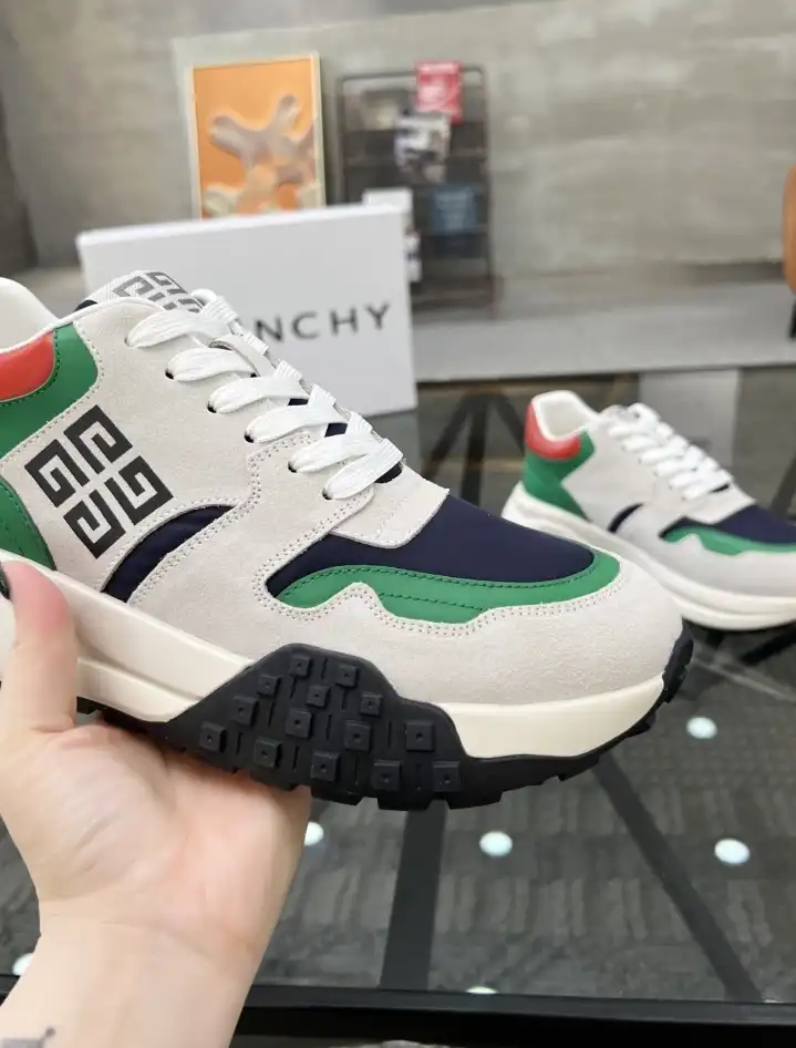 hype Givenchy Sneakers