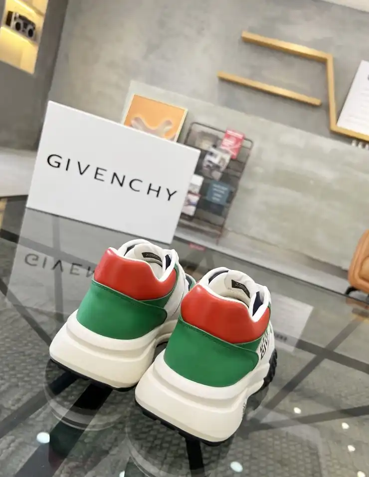 hype Givenchy Sneakers