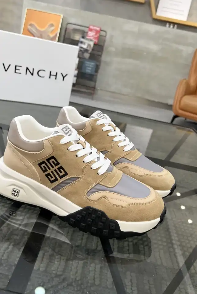 hype Givenchy Sneakers