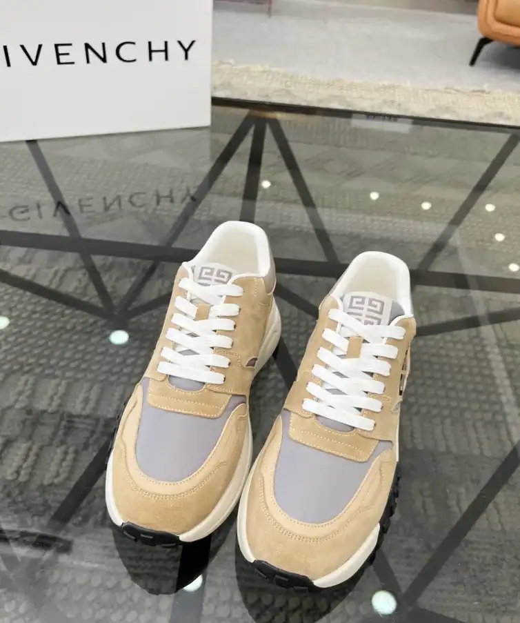 hype Givenchy Sneakers