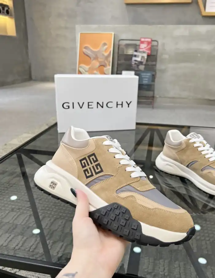 hype Givenchy Sneakers