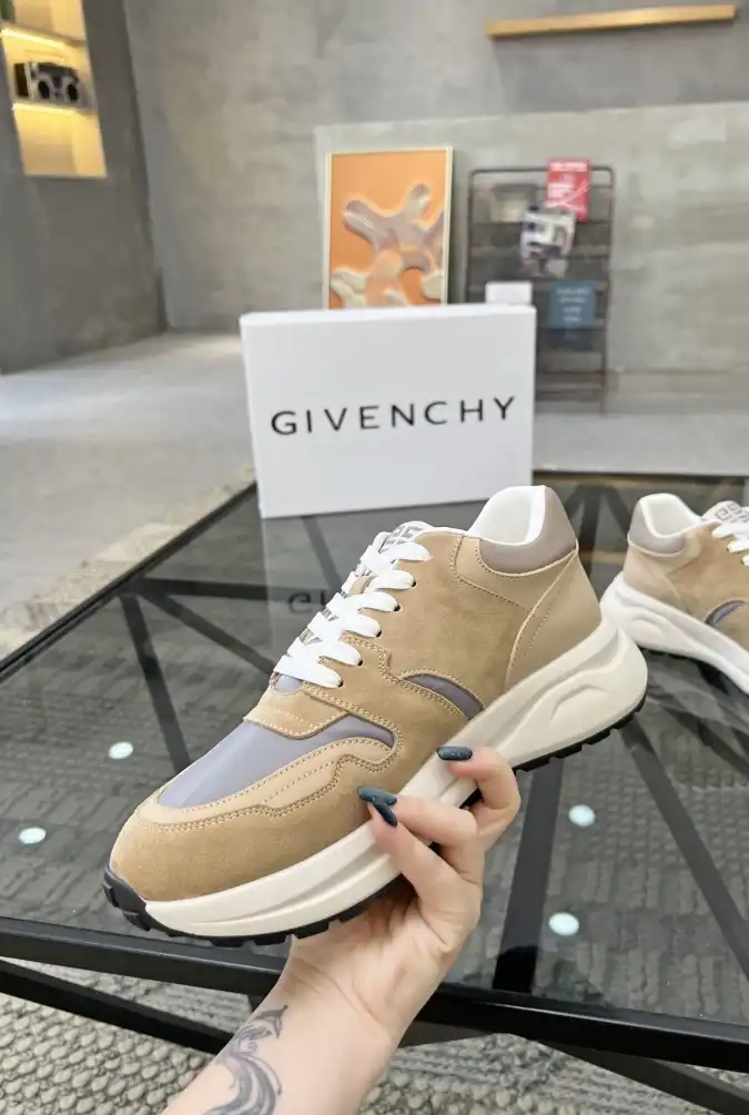 hype Givenchy Sneakers