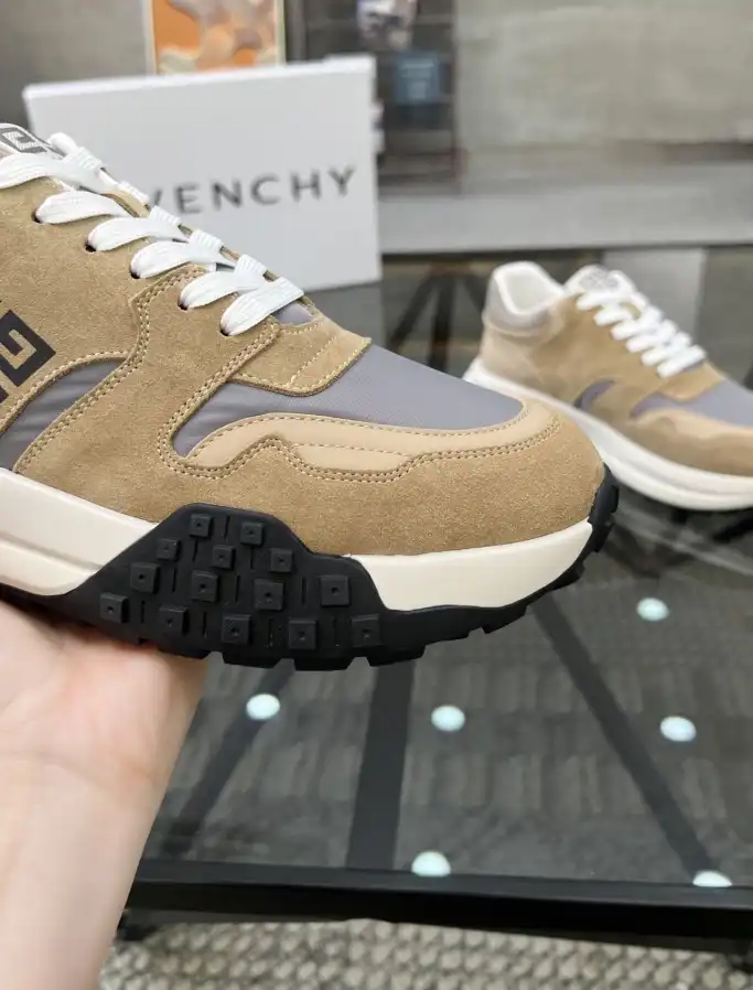 hype Givenchy Sneakers