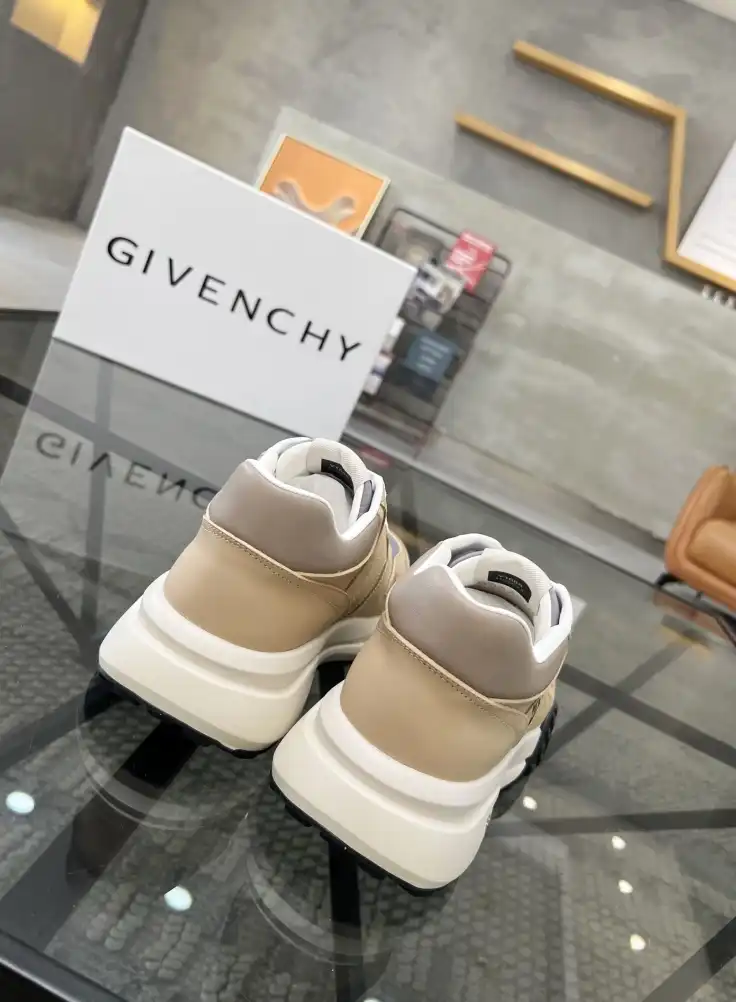 hype Givenchy Sneakers