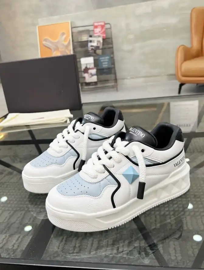 hype Valentino Sneakers