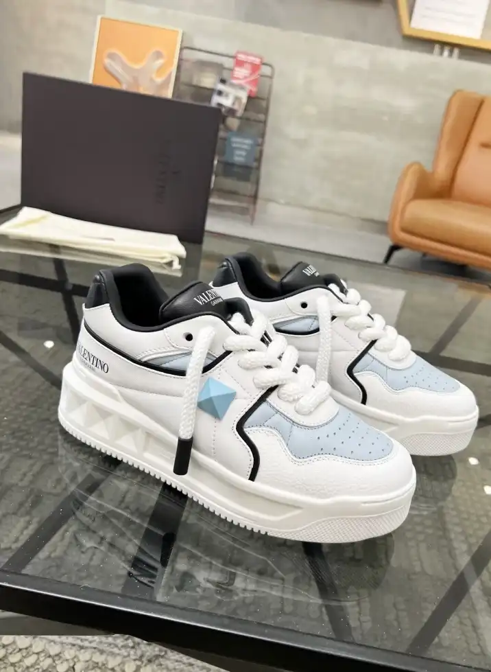 hype Valentino Sneakers