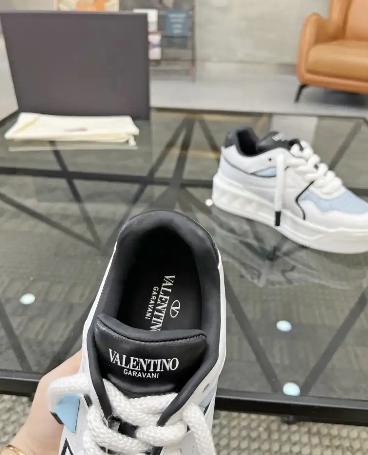 hype Valentino Sneakers