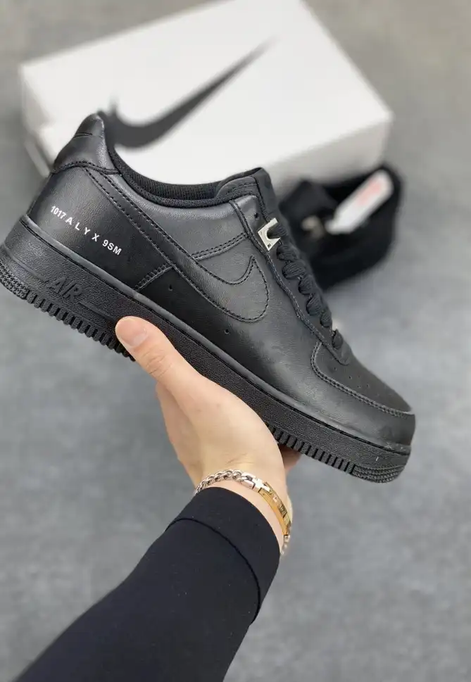 hype Nike Sneakers