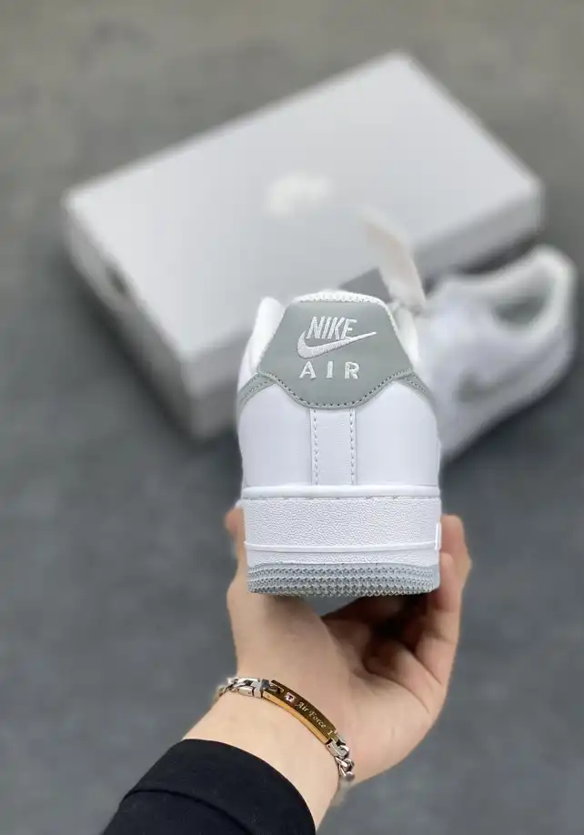 hype Nike Sneakers