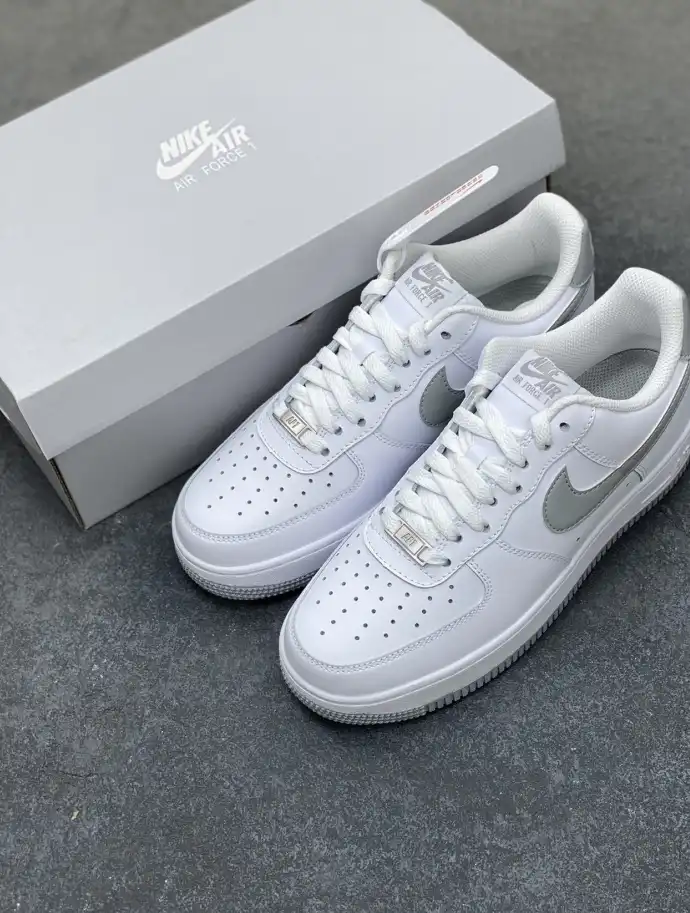 hype Nike Sneakers