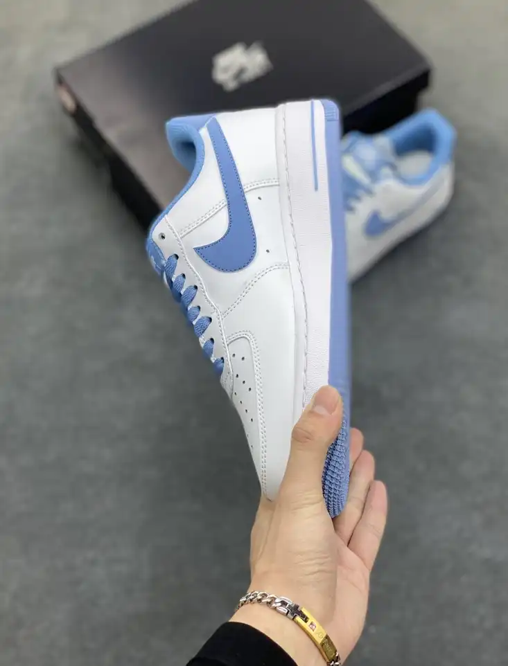 hype Nike Sneakers