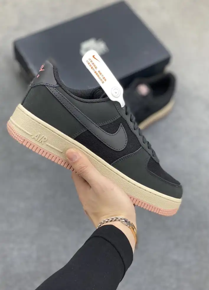 hype Nike Sneakers