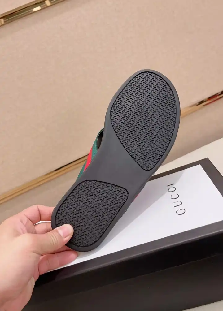 hype Gucci Slippers