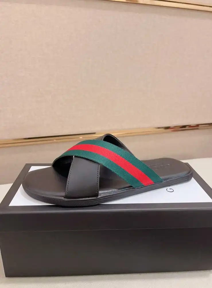 hype Gucci Slippers