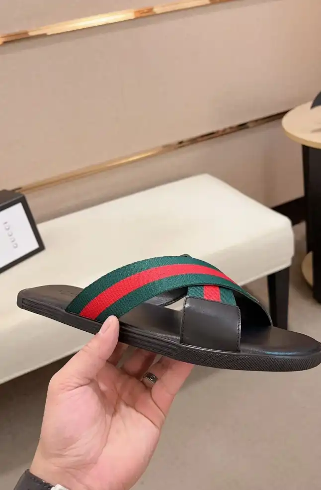 hype Gucci Slippers