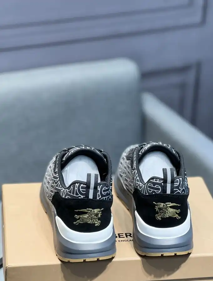 hype Burberry Sneakers