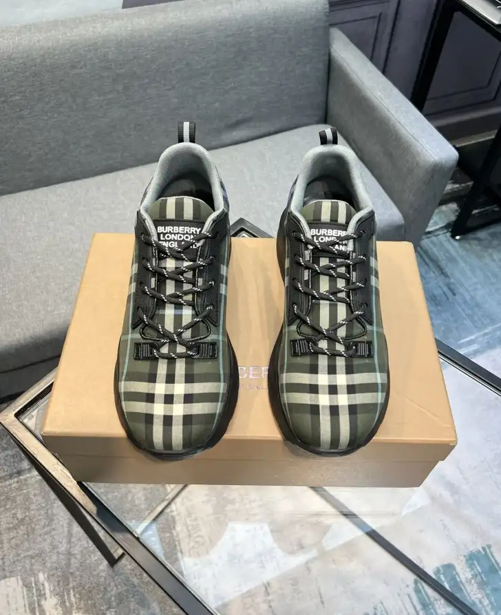 hype Burberry Sneakers