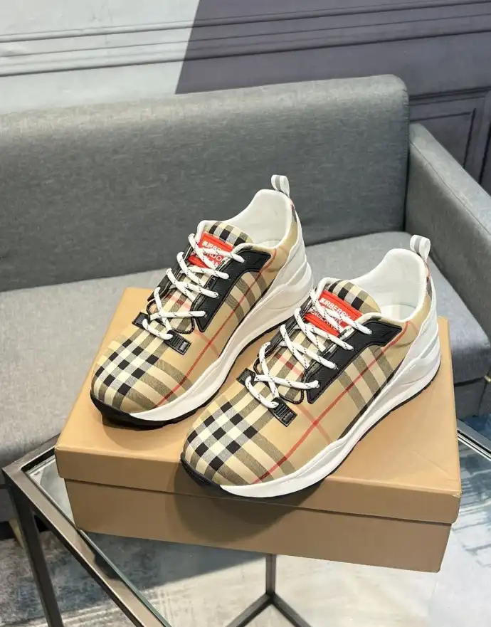 hype Burberry Sneakers