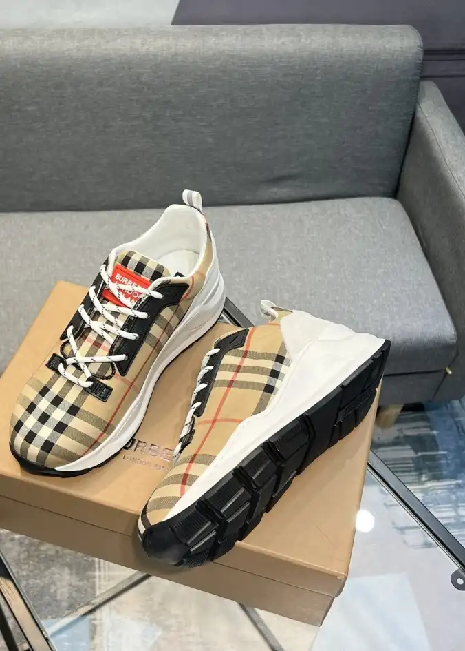 hype Burberry Sneakers