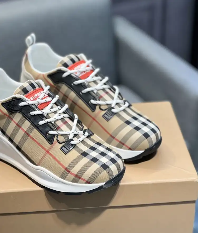 hype Burberry Sneakers