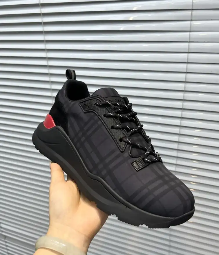 hype Burberry Sneakers